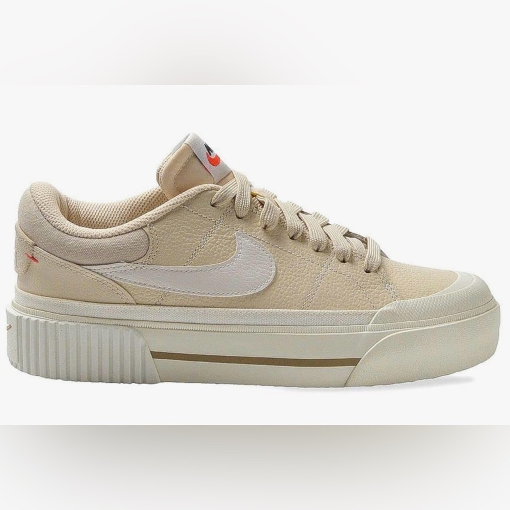 Nike Court Legacy Lift Sneaker